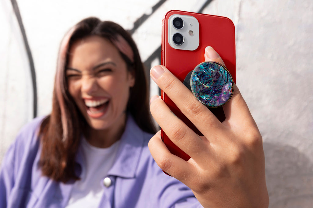 On The Grip vs. Popsockets: Which Phone Grip is Right for You?
